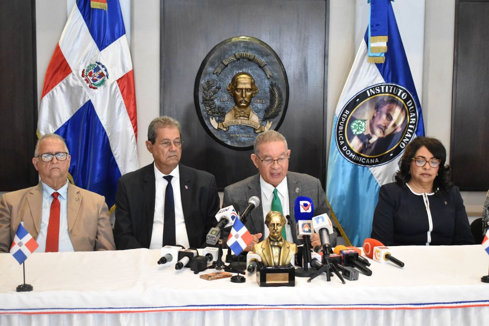 El presidente del organismo patriótico, Wilson Gómez, instó a que se apliquen sanciones rigurosas para sentar un precedente disuasivo a lo que calificó como una afrenta a la memoria histórica y a la identidad dominicana.