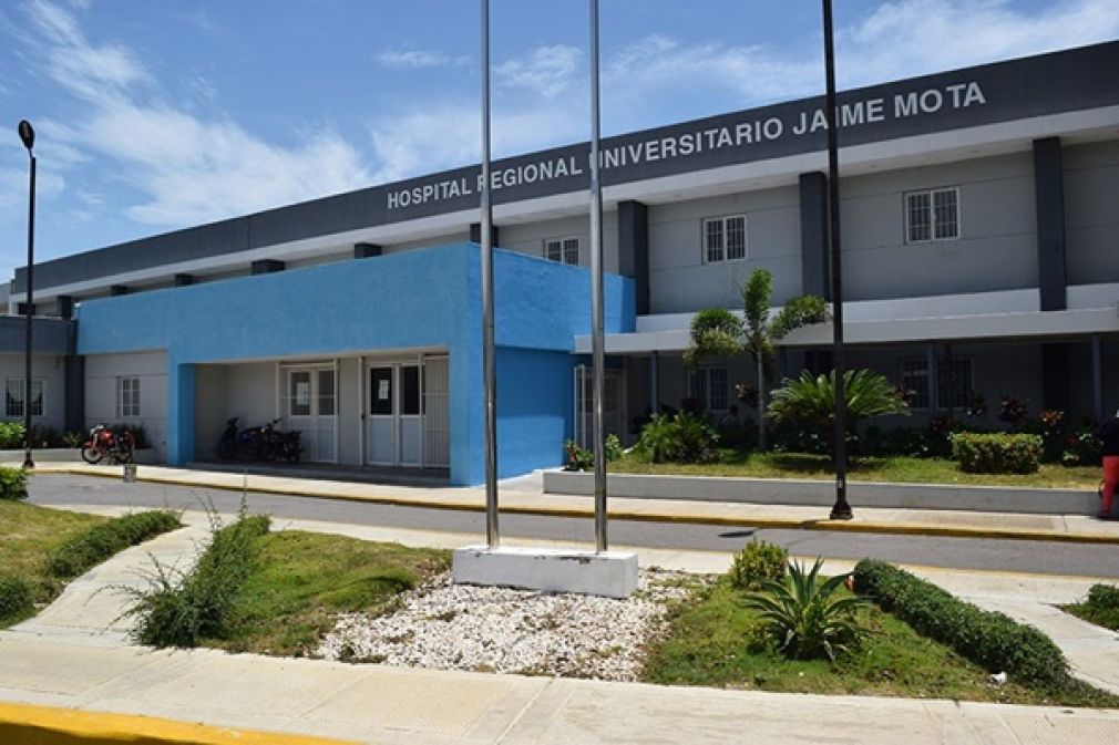  Instalan comedor en Hospital Jaime Mota .