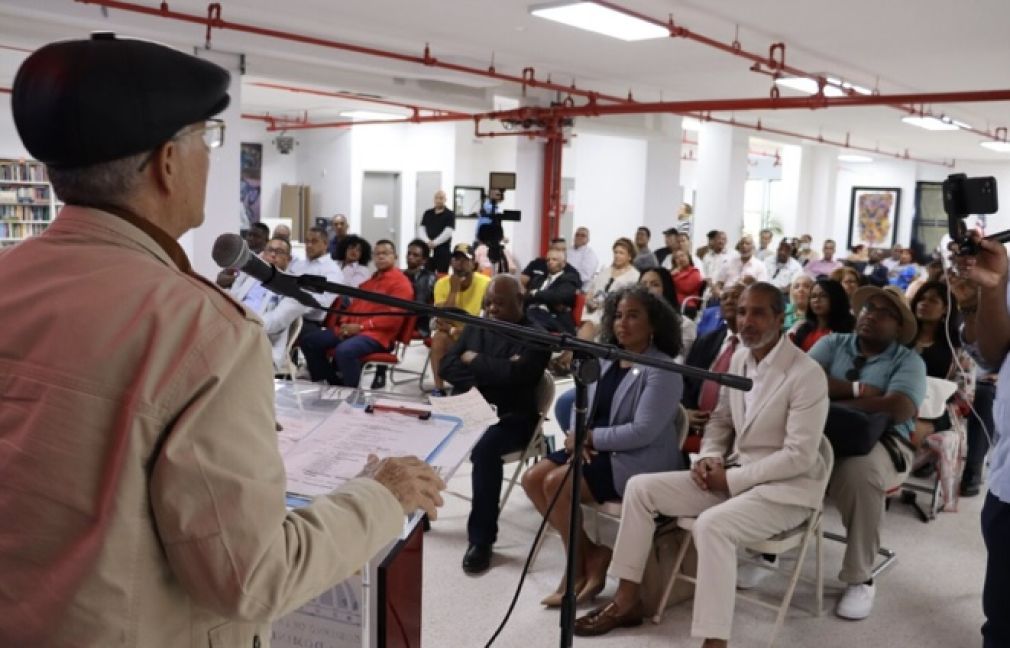 El alcalde Manuel Jiménez también anunció la creación de un parque en homenaje a dominicanos de la diáspora.