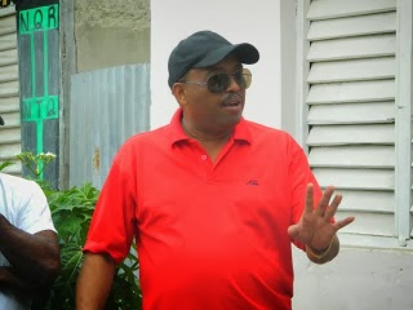 Sindico Gomez Roja
