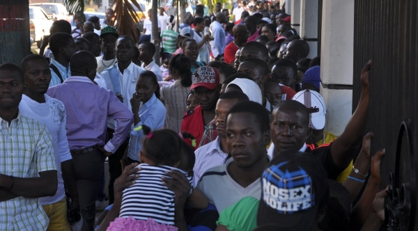 Haitianos continuan abarrotando oficinas del Plan Nacional de Regularización: 