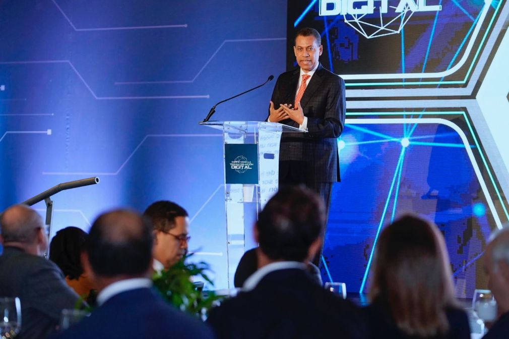 Guido Gómez Mazara, durante el foro “Camino a la Transformación”.