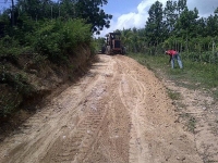 Obras Públicas realiza operativo limpieza barrio Río Chil de Barahona