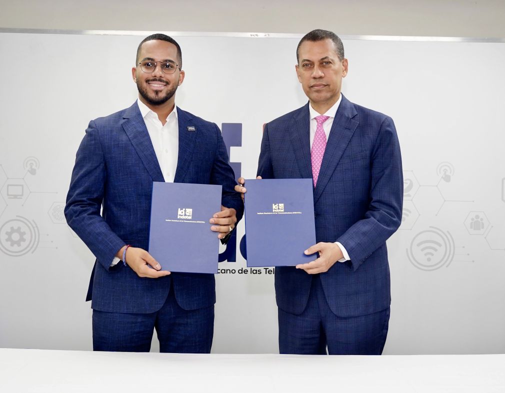 Rafael Féliz y Guido Gómez Mazara firmaron la iniciativa que contempla la apertura de extensiones regionales del ITLA en municipios de Santo Domingo, San Cristóbal, Barahona, La Altagracia, Santiago y Puerto Plata.