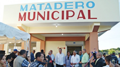 Inauguran matadero en el municipio de Castillo