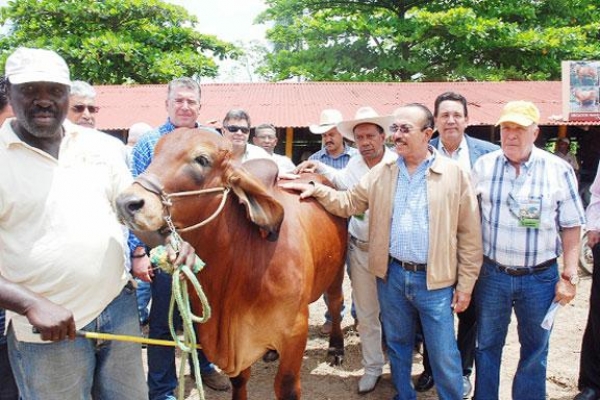 Luis Ramón Rodríguez, Ministro de Agricultura, en la XXIII Feria Agropecuaria de la Región Este.