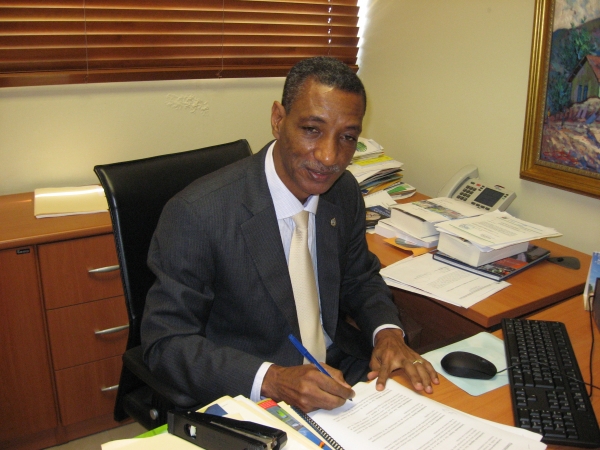 El diputado Radhamés Fortuna, autor del proyecto de ley que busca regular el transporte de motoconcho en República Dominicana