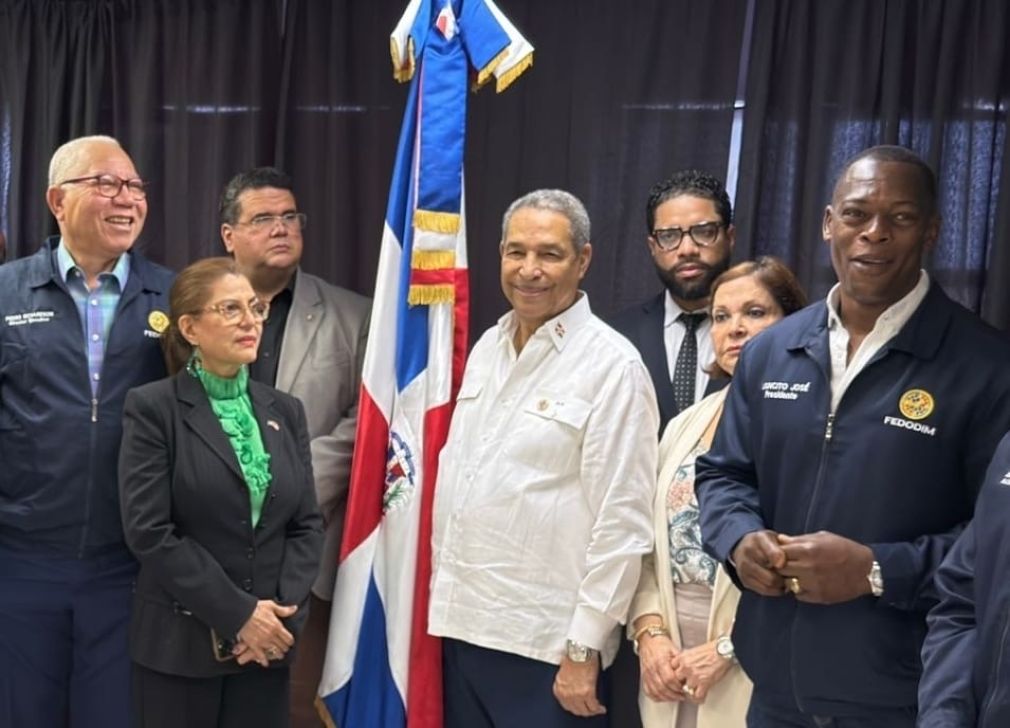 Alcaldes distritales visitan consulado de Puerto Rico.