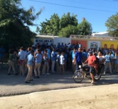 Paralizan clases en escuela de Monserrat en Tamayo:  