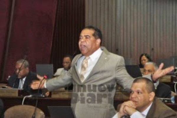 Diputado acusa a fiscal de Villa Altagracia de estar confabulado con delincuentes y sicarios