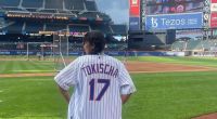Tokischa lanzó la primera bola del juego de los Mets.