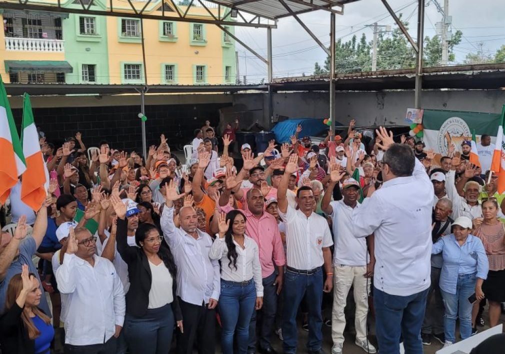 Acto de proclamación de Junior Santos como candidato a alcalde del partido MODA.