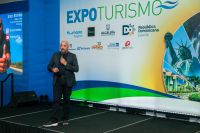 Isaac Ramírez imparte el taller ‘Tendencias, beneficios y desafíos de la inteligencia artificial en la industria turística’. Crédito. Kendry Rivera.