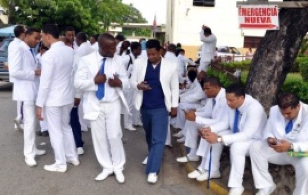 Médicos marchan en demanda de atención a hospitales Noroeste: