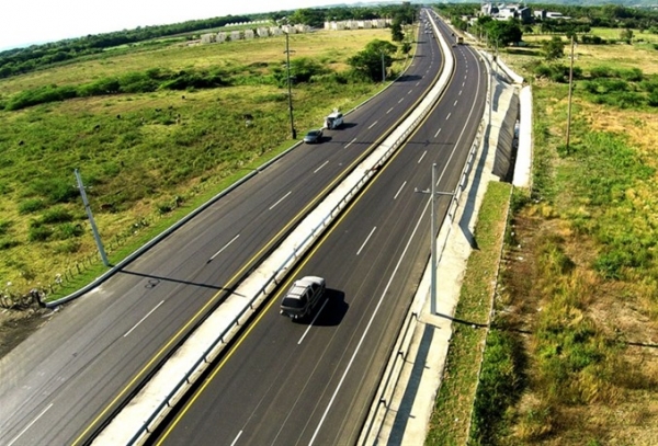 Gobierno entrega tres carreteras reconstruidas en Santiago de los Caballeros 
