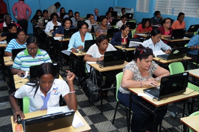Educación convoca a docentes a concurso de oposición 2015