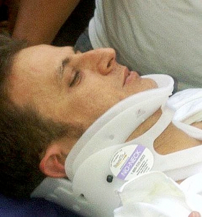 Alcalde de Puerto Plata, Walter Musa, fue trasladado con un cuello ortopédico producto de las fracturas en la columna y otros golpes en su cuerpo.