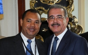 Medina comparte periodistas en el Palacio Nacional