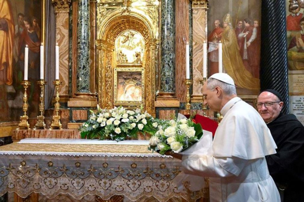 El papa León XIV, durante su visita a un santuario de los agustinos.