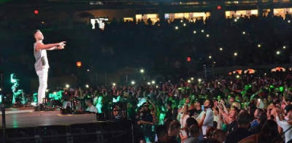 Romeo Santos.