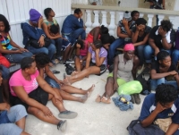 Detiene 72 haitianos 2 cubanos iban a Puerto Rico