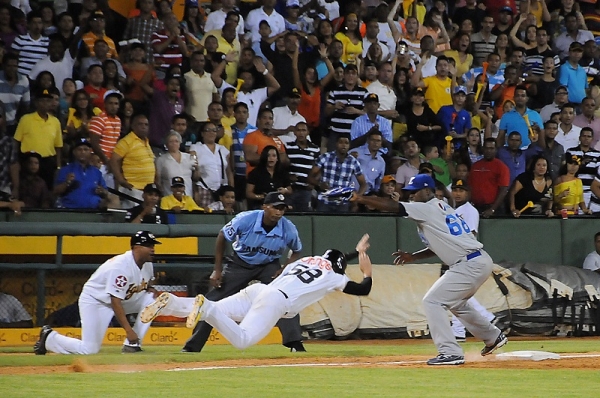 Licey gana primero del clásico a las Águilas Cibaeñas