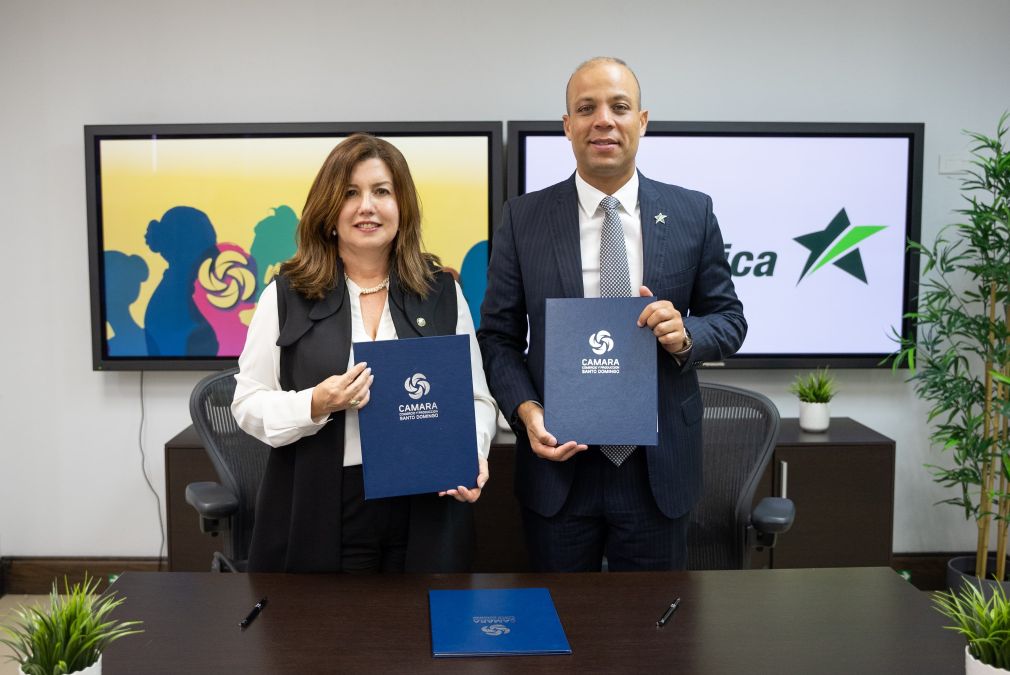 La alianza fue firmada por la Cámara de Comercio y Producción de Santo Domingo y el Banco Promerica.