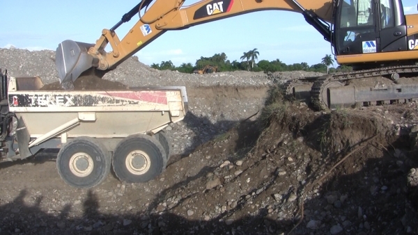 Reanudan trabajos canalización Río Baní en toda parte sur Santa Rosa