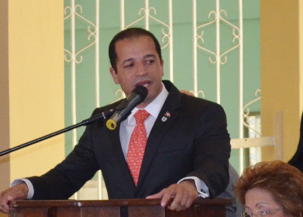 Juan de los Santos, presidente de Fedomu. 