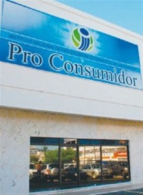 Proconsumidor decomisa productos vencidos