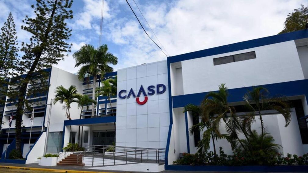 Anuncian reubicación de tuberías en Santo Domingo Norte; trabajos limitarán servicio de agua potable.
