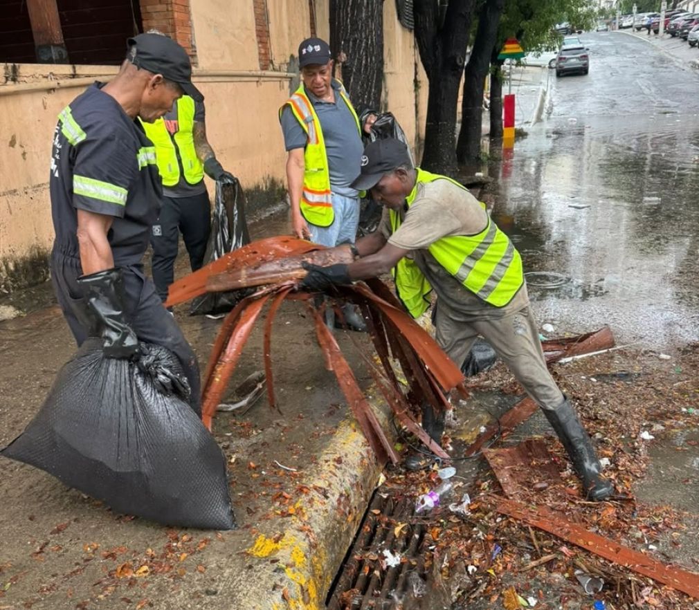  Alcaldía del Distrito Nacional trabaja en diversos puntos de la ciudad.