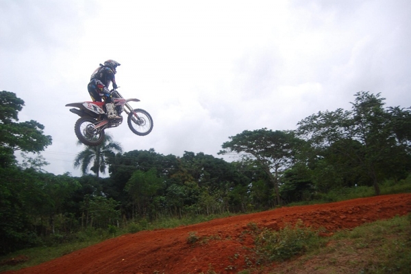 Inauguran pista de motocross en Sabana Grande de Boya