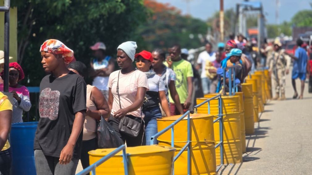 Haitianos desconfían de promesas de Barbecue y rehúsan regresar a Puerto Príncipe.
