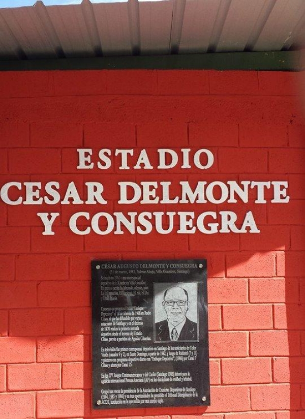 Alcalde de Santiago entrega estadio de sóftbol a la ACDS