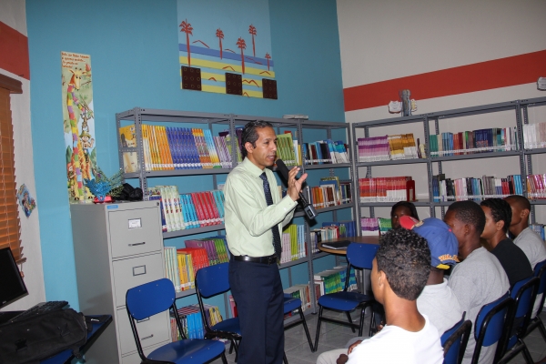 Proconcumidor imparte charla en Villa Mella