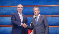 Leonel Fernández respalda la propuesta de su hijo y senador del DN, Omar Fernández, de que el Gobierno lleve a cabo la indexación salarial.