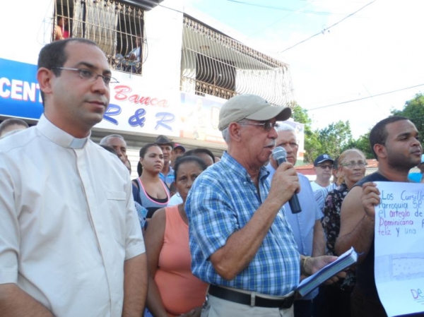 Organizaciones da 15 días de plazo para iniciar asfaltado calles: