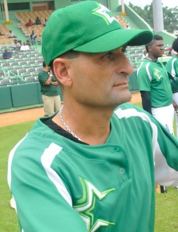 El manager de las Estrellas Orientales, Dino Ebel. 