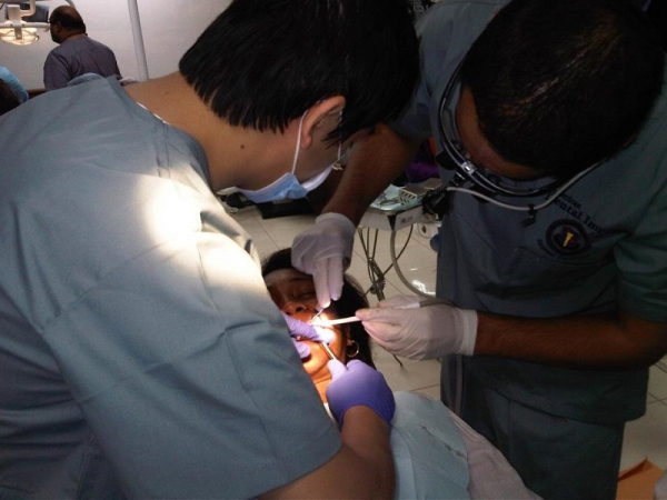 Concluye con éxito jornada de implantes dentales donde fueron asistidas unas 500 personas
