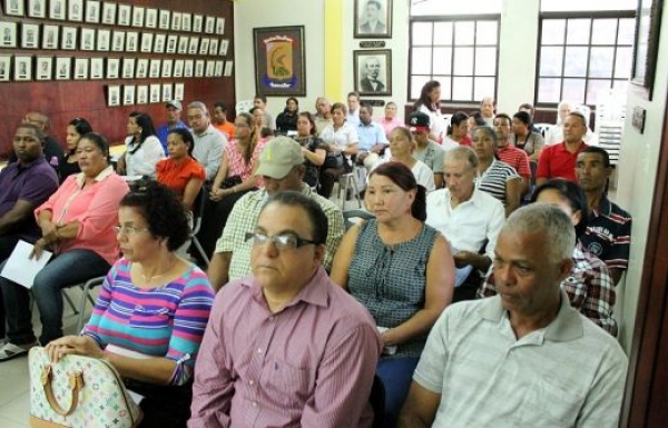Realizan sorteo de obras del presupuesto participativo en ayuntamiento de Moca