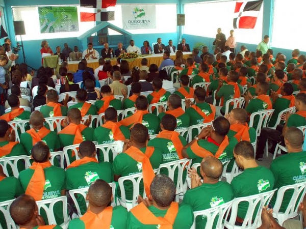 Alfabetizan 110 privados de libertad en recintos carcelarios de Azua