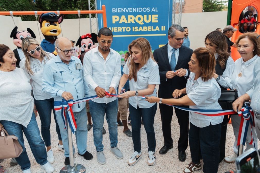 La alcaldesa Carolina Mejía inauguró el lugar que pasó de ser un vertedero a un espacio recreativo.