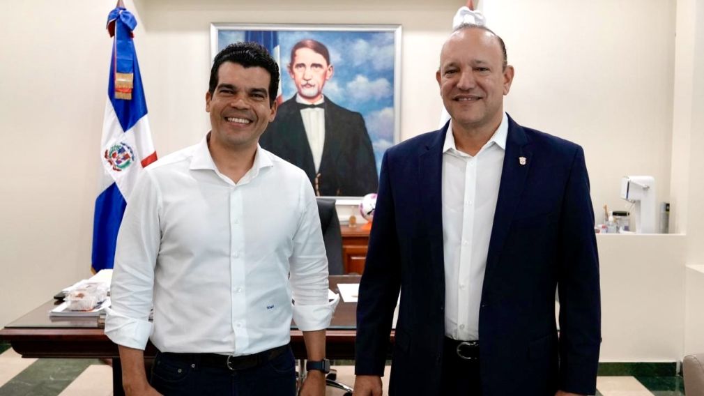 El director del Inapa y el alcalde de Santiago, junto con sus equipos técnicos, trataron los planes por ejecutar para tales fines.