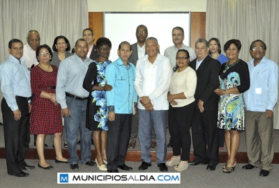 Parte de los integrantes de las organizaciones de la sociedad civil que presentaron un documento a la Comisión de Asuntos Municipales de la Cámara de Diputados donde se oponen a que sea modificada la Ley 176-07 sobre el Distrito Nacional y los municipios de República Dominicana.