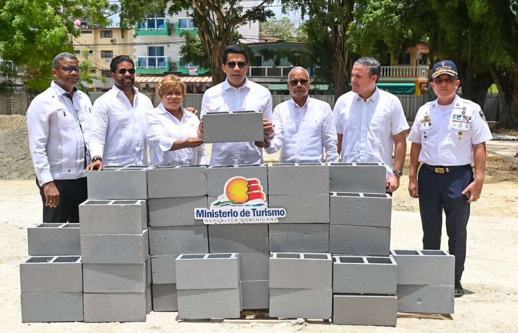 David Collado dejó iniciados los trabajos del malecón de Boca Chica y dos parques. Esas intervenciones son parte de los planes de convertir a Boca Chica en un destino turístico más sostenible e inclusivo.