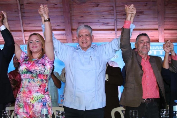 Dominicanos por el Cambio DXC escoge a Manuel Jiménez como alcalde : 