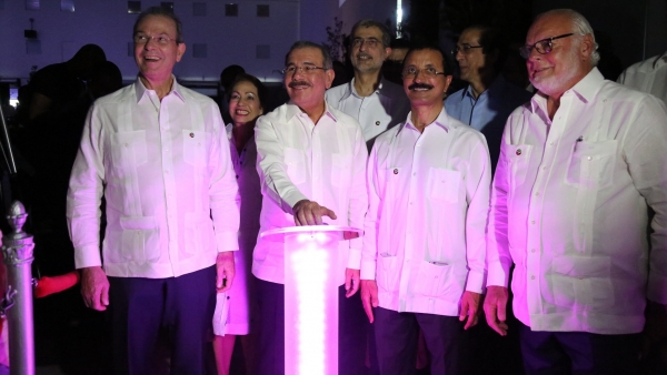 Presidente Danilo Medina asiste a inauguración de centro logístico caucedo: 