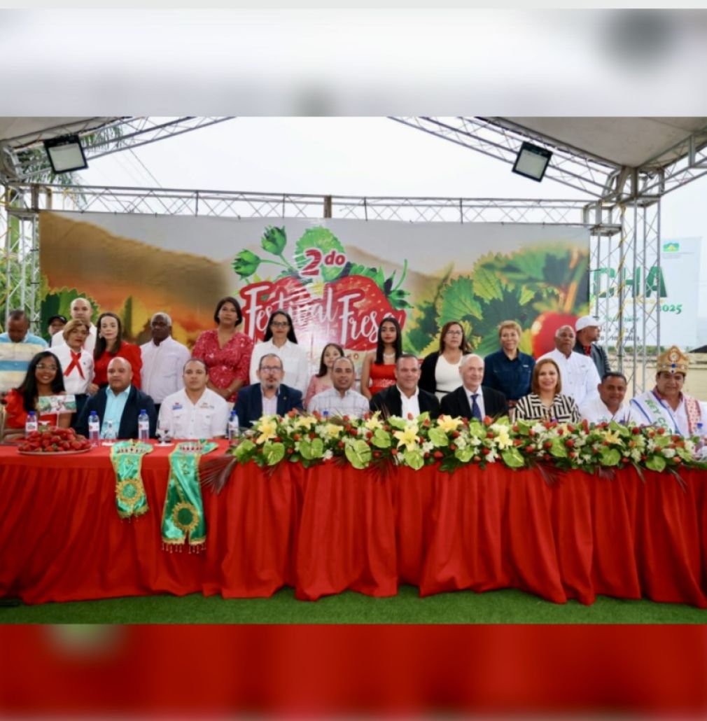La actividad reunió a cientos de visitantes y productores locales.