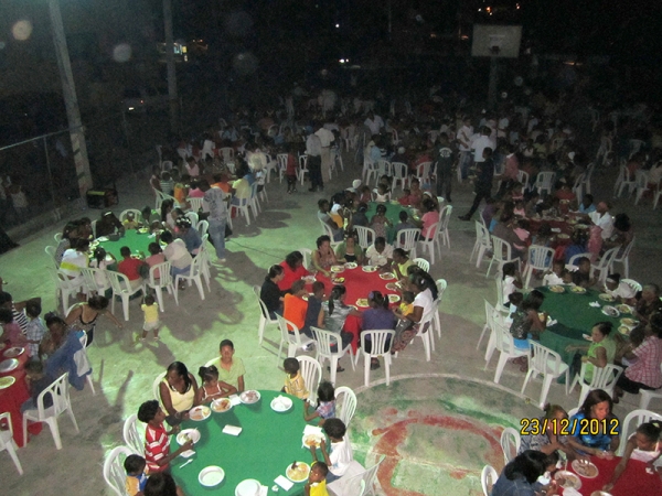 Más de quinientas personas cenaron en el lanzamiento de la campaña &quot;Yo me comprometo respetar a las mujeres&quot; orgainzada por Fejomu.